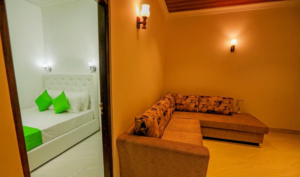 Travellers Home كاندي المظهر الخارجي الصورة